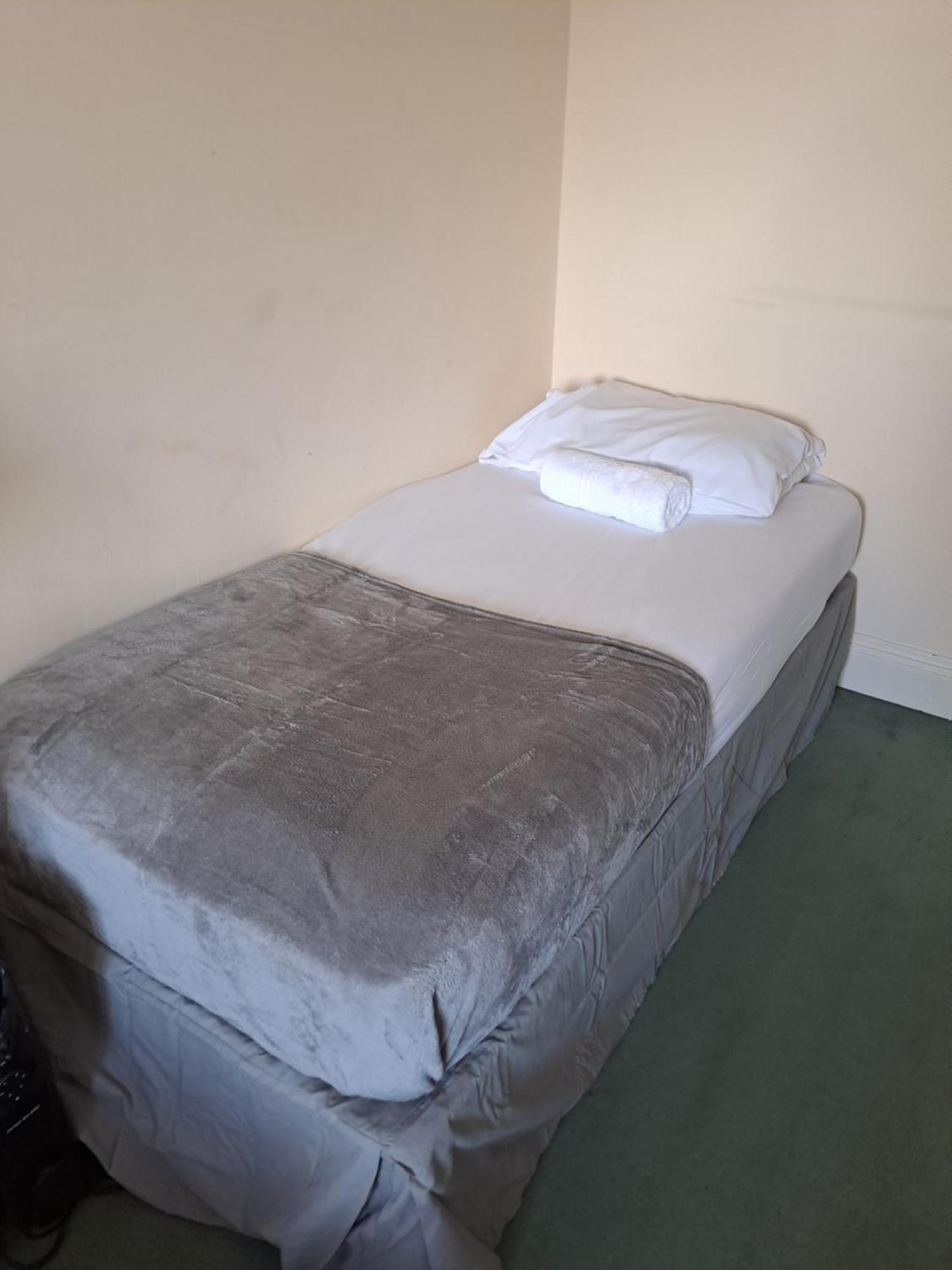 Sheridans Budget Accomodation Wallasey Extérieur photo