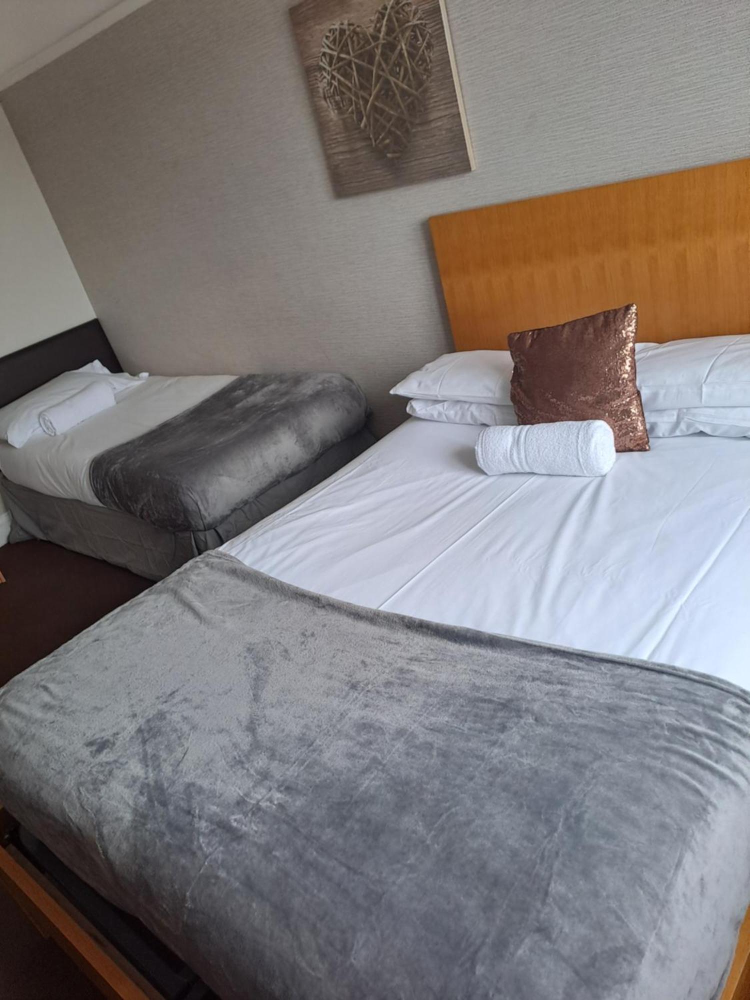 Sheridans Budget Accomodation Wallasey Extérieur photo