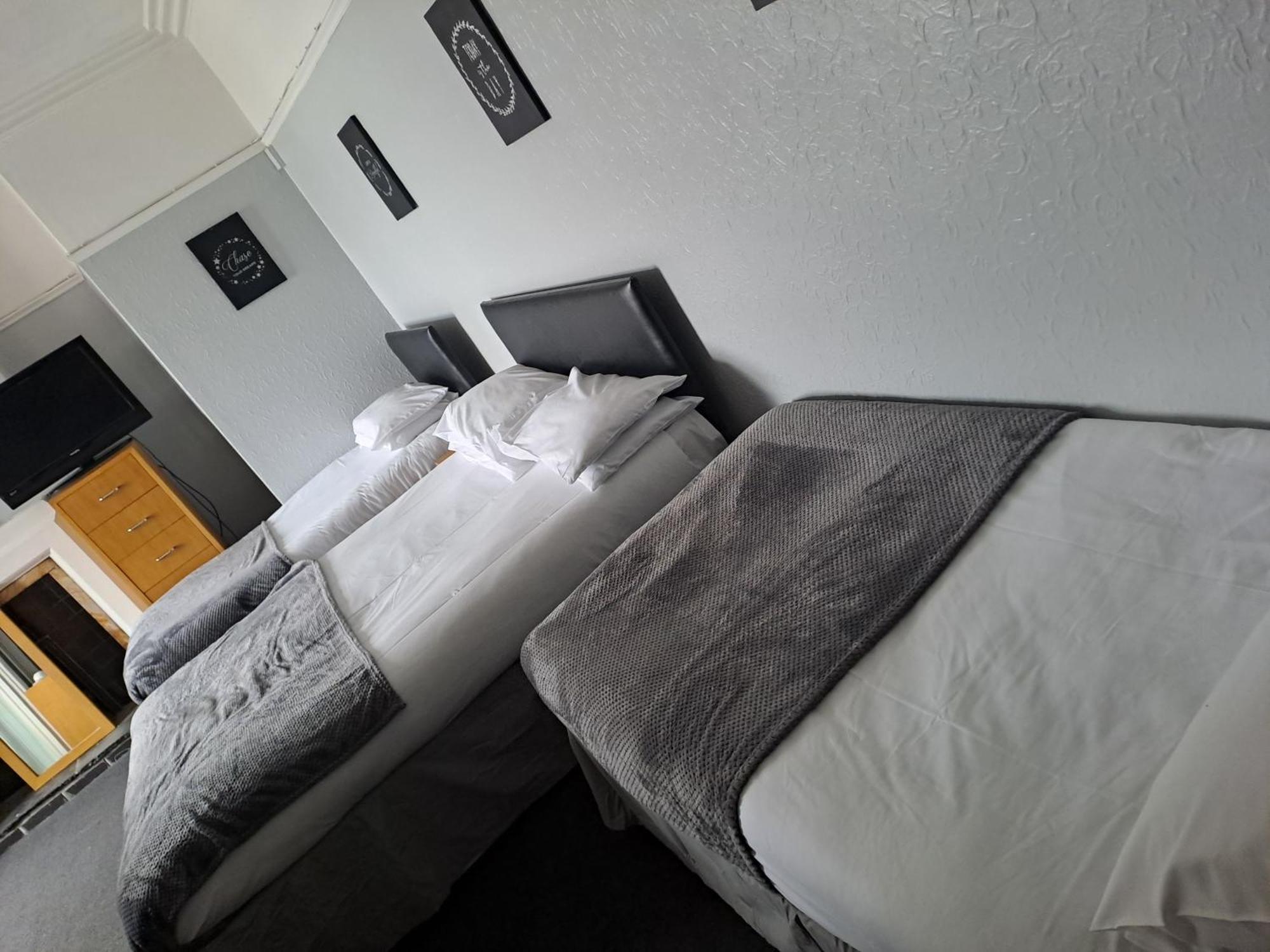 Sheridans Budget Accomodation Wallasey Extérieur photo